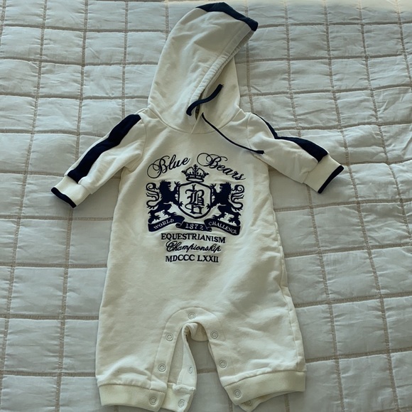 Nicholas & Bears - Picture 4 of 4